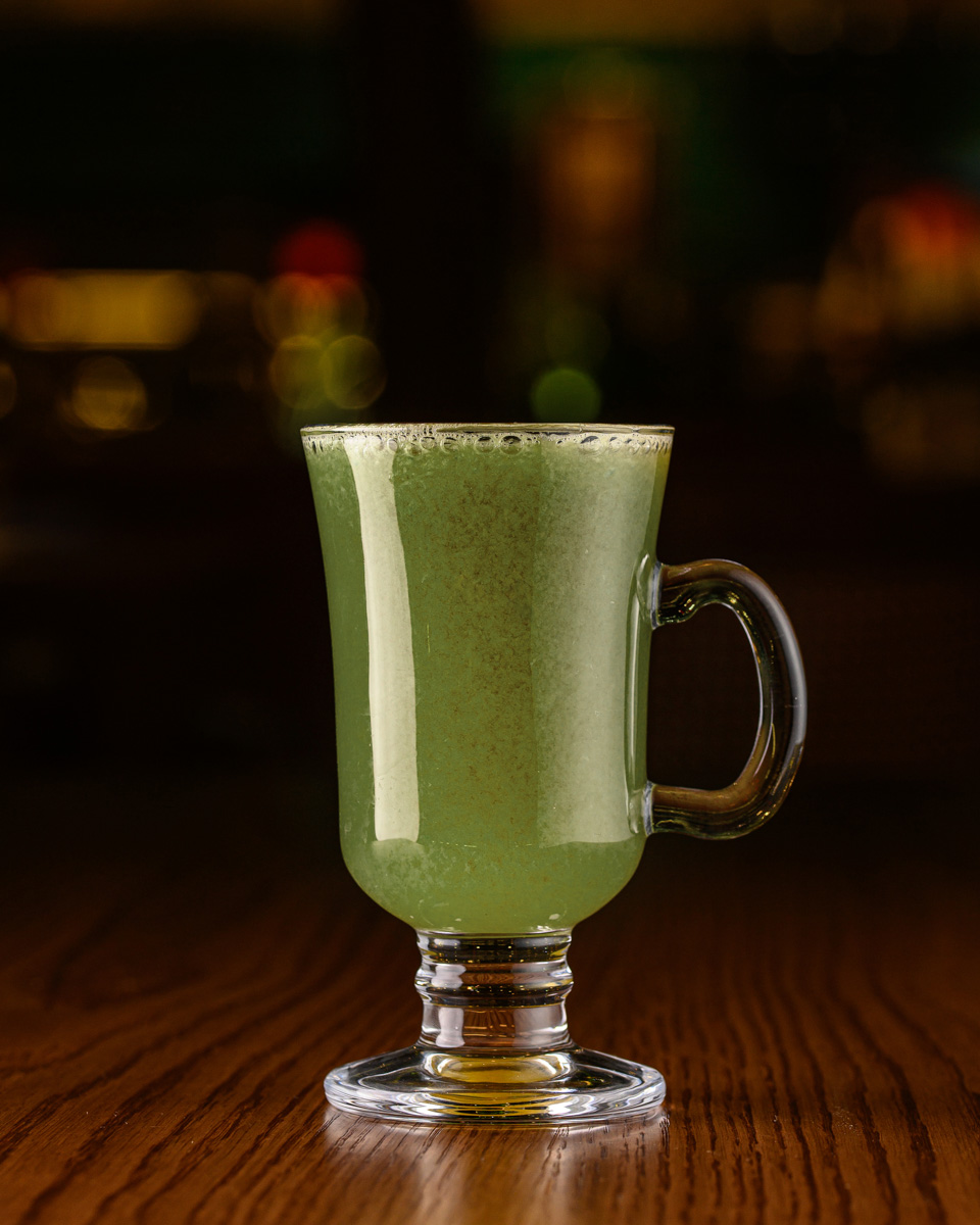 Taze sıkılmış elma suyu