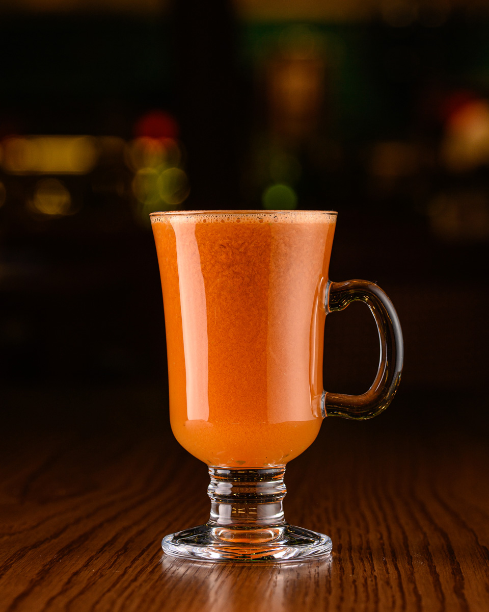 Taze sıkılmış portakal suyu